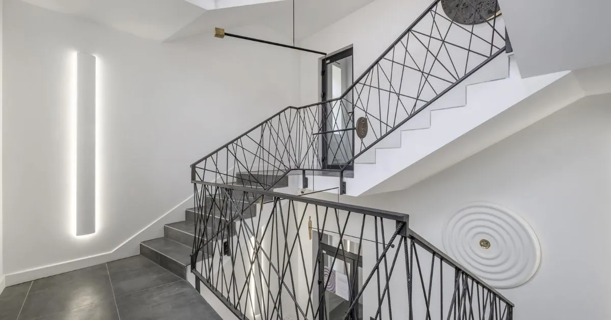 Advantages of Metal Staircases