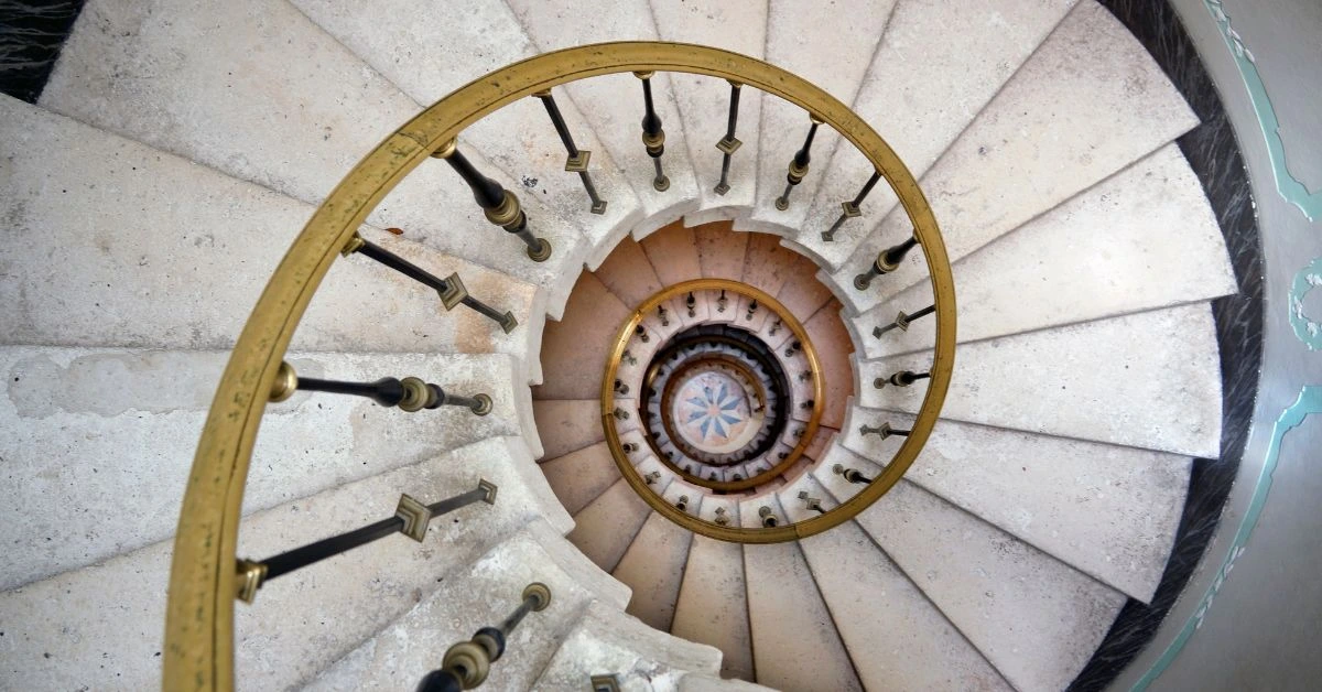 Space Saving Spiral Staircase Ideas for Modern Homes